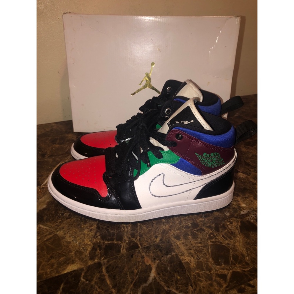Women’s Air Jordan 1 Mid SE